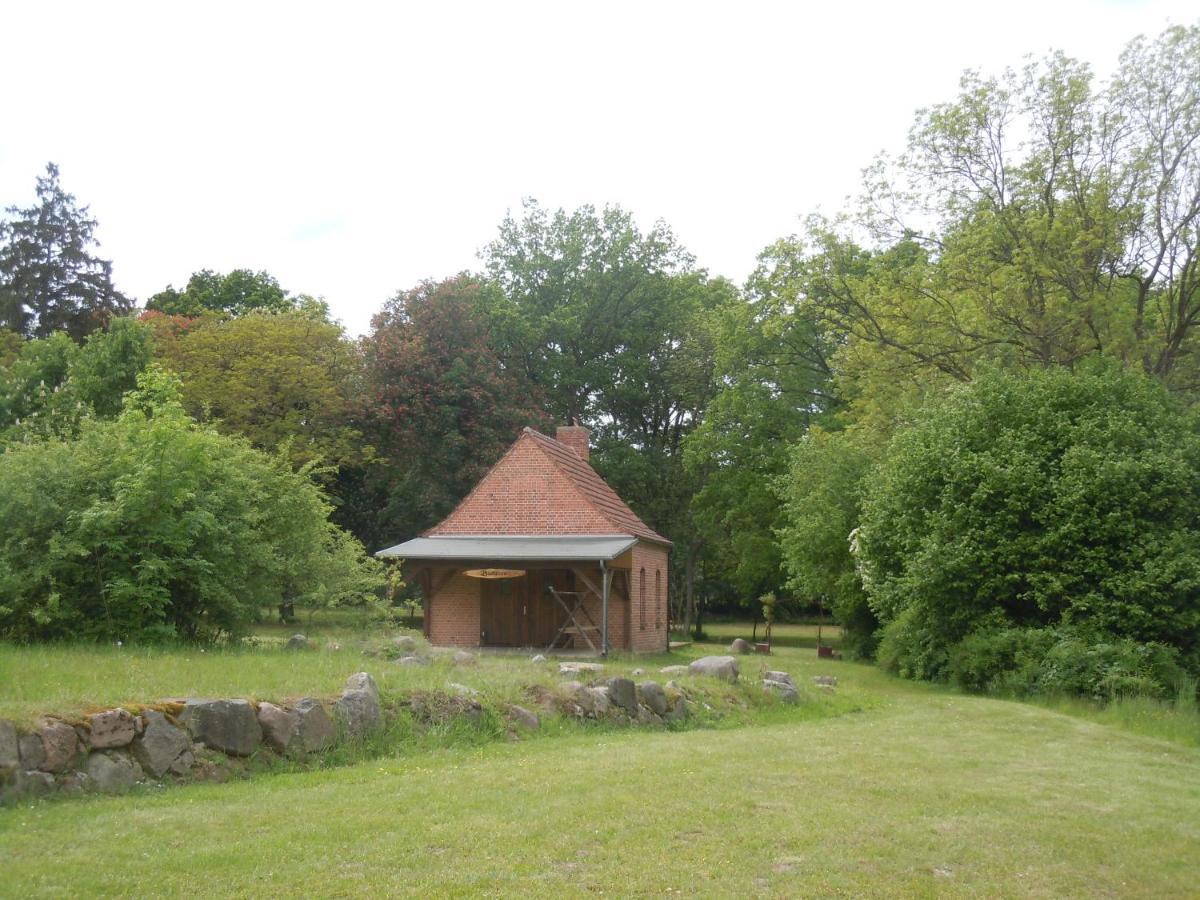 Schmiede Der Wasserburg Liepen * Gielow